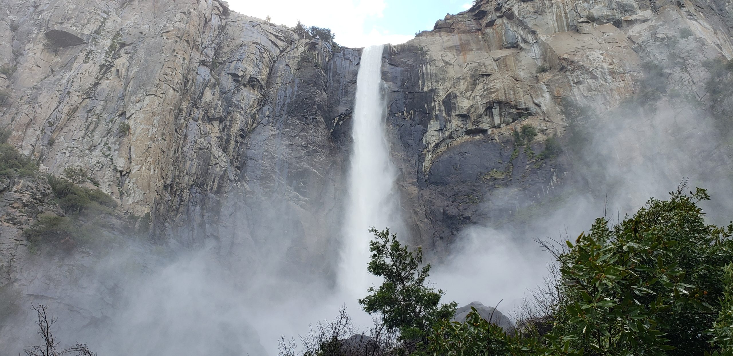 Explore Bridalveil Fall Trail – Yosemite Valley
