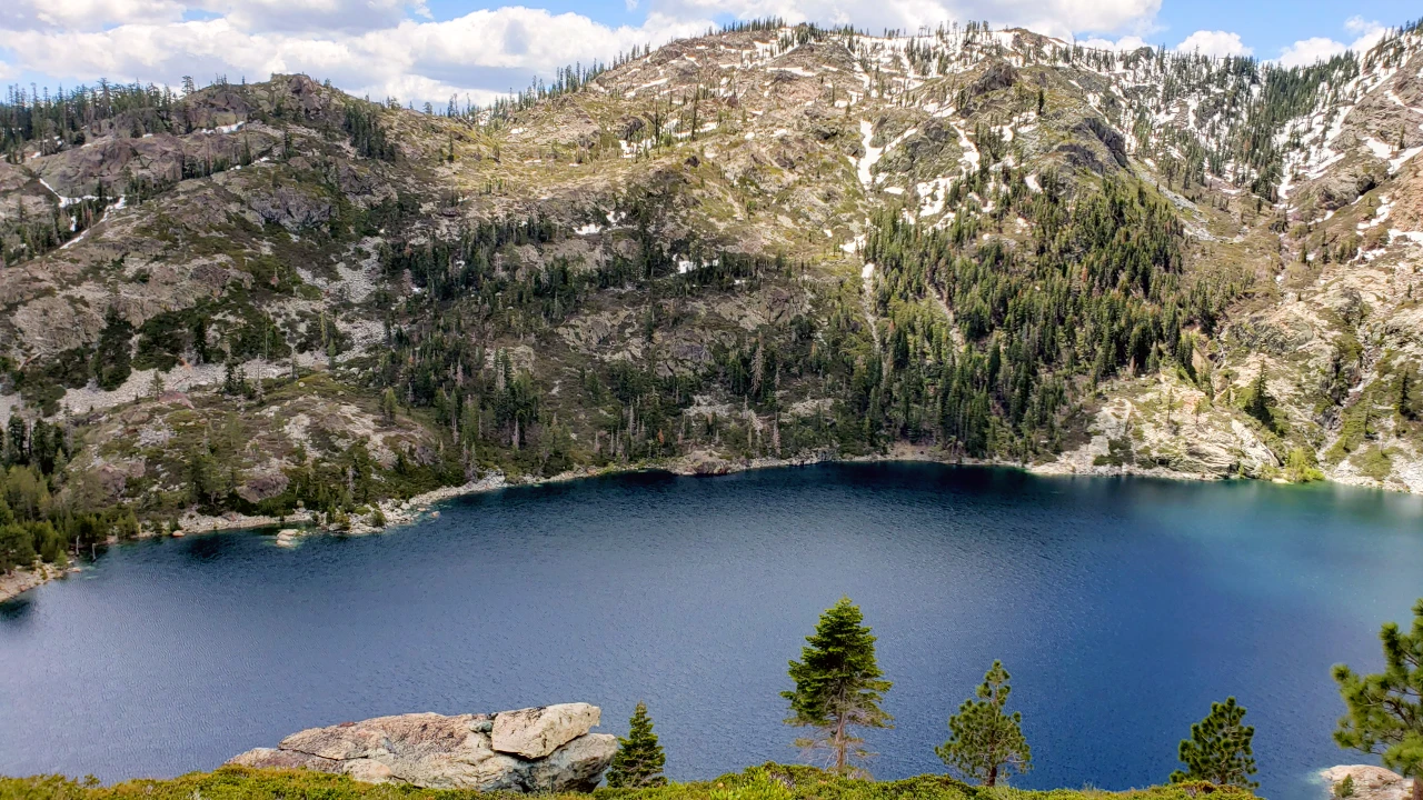 Upper sardine Lake Sierra Buttes