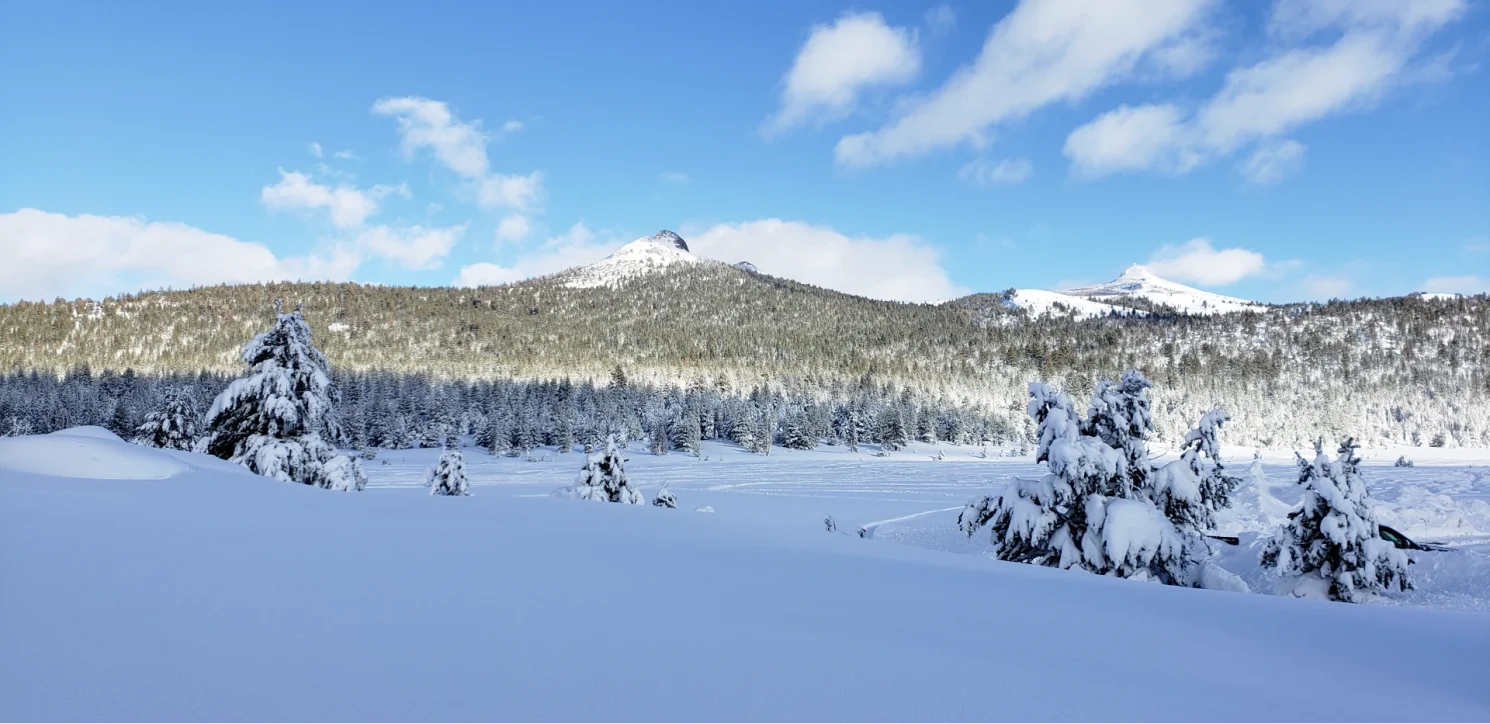 Winter Scene Sierra Nevada blue lakes highway Alpine County California snow park