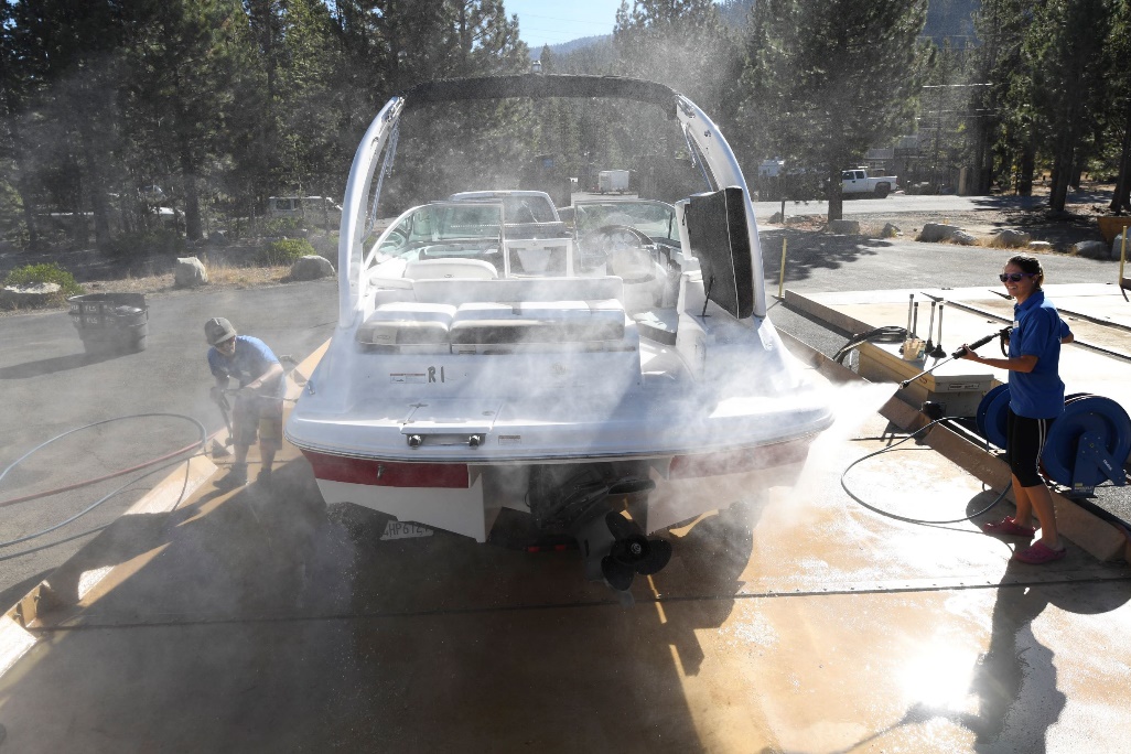 Power washing Boat